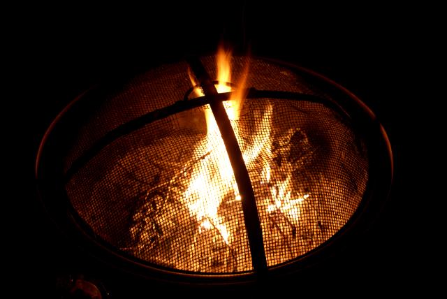 What a difference a week makes.  Last week the high temperatures were in the upper 80's°F and lower 90's°F and the water temperature was in the high 70's°F.  A week later the high temperatures are in the 70's°F and the water is 64 F°F.  At least there were campfires.  We need rain.