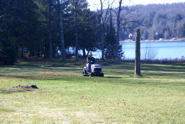 The final lawn mowing went well.  There were no frozen patches or bat attacks.  So much better than July's frozen patches and August's bat attacks.