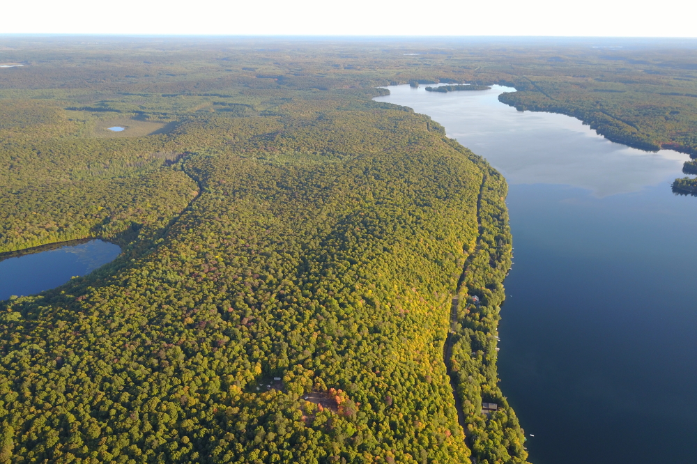 The ridge to the East is showing small patches of color.