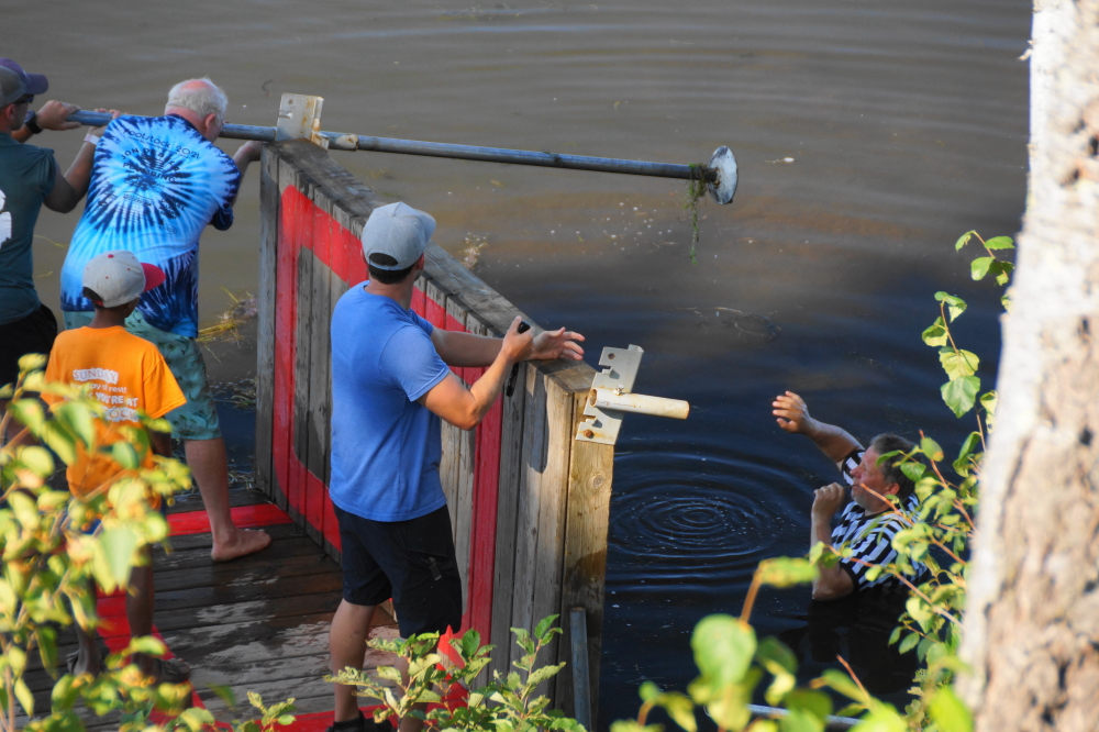 The final act of taking out the Footstock dock ended quickly and with few injuries.