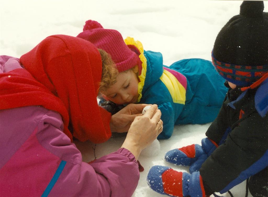 Later in the day, Mrs Nemo held a class in the art of bonsai snowmen building. 