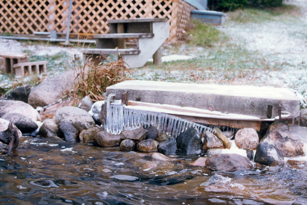 Judging from the shore ice, a November ice-in looks more and more likely.