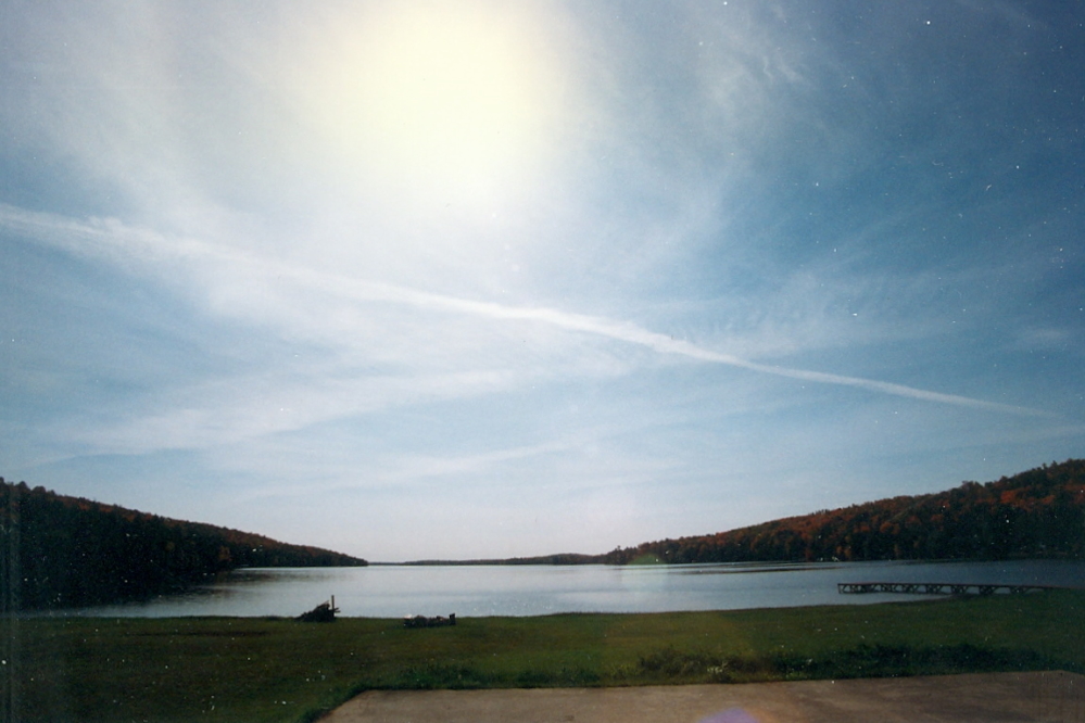 We made it up after a 40 hour work week that ended on Wednesday in the hope to observe the forecast blue sky and probable peak color that was prognosticated and hoped for. After laundry on Thursday,  it was clear that we got both and, as a bonus, the air was warmer than expected, too. 