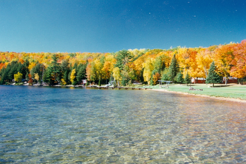 There was a touch of green in the trees on the North end, but by the time the green goes gold the red will be on the ground. It was agreed that this was as peak color as it was going to get. The state of Lake Lucerne was as you would expect it to be at peak color, it's crystal clear and cold.