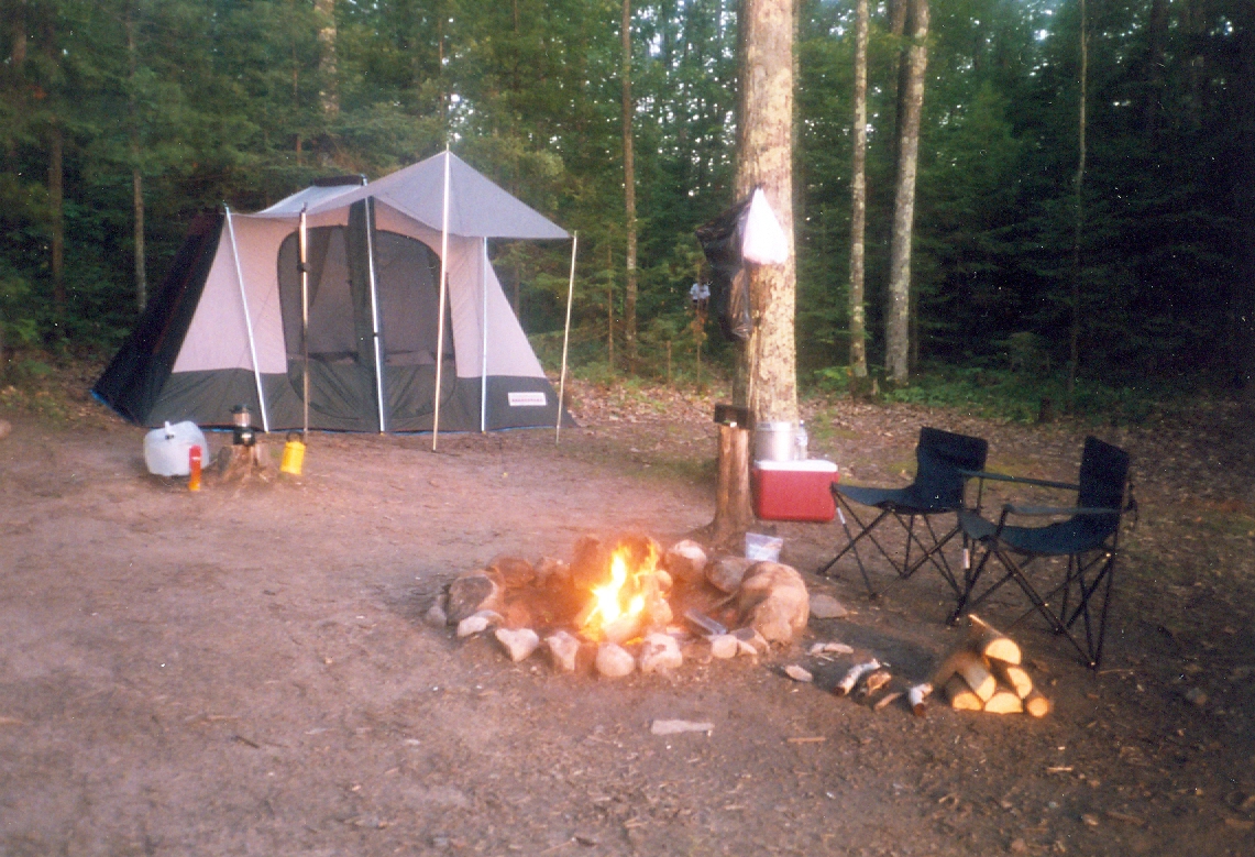 The island on Wabikon was camped upon. We didn't get the best camp site (the one on the south end with the big rock), but the secondary camp site on the west side of the island was nice.