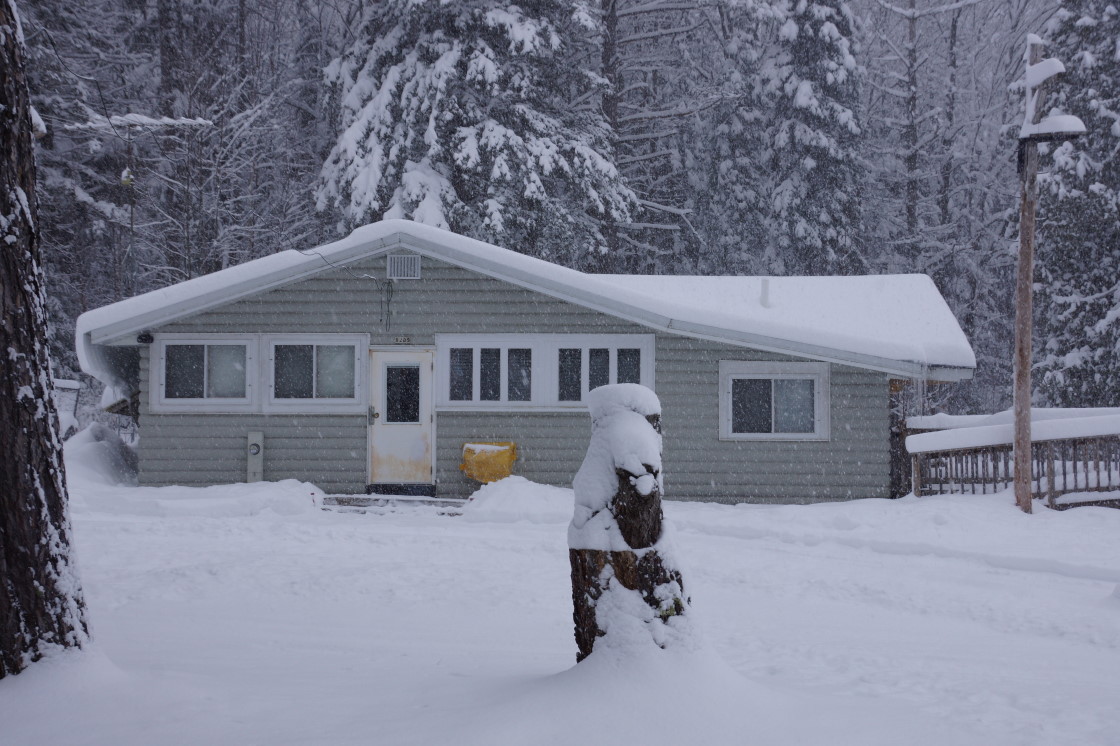 The snow extended to the area a Holiday season-y feel that a thin blanket of the white stuff does not offer.