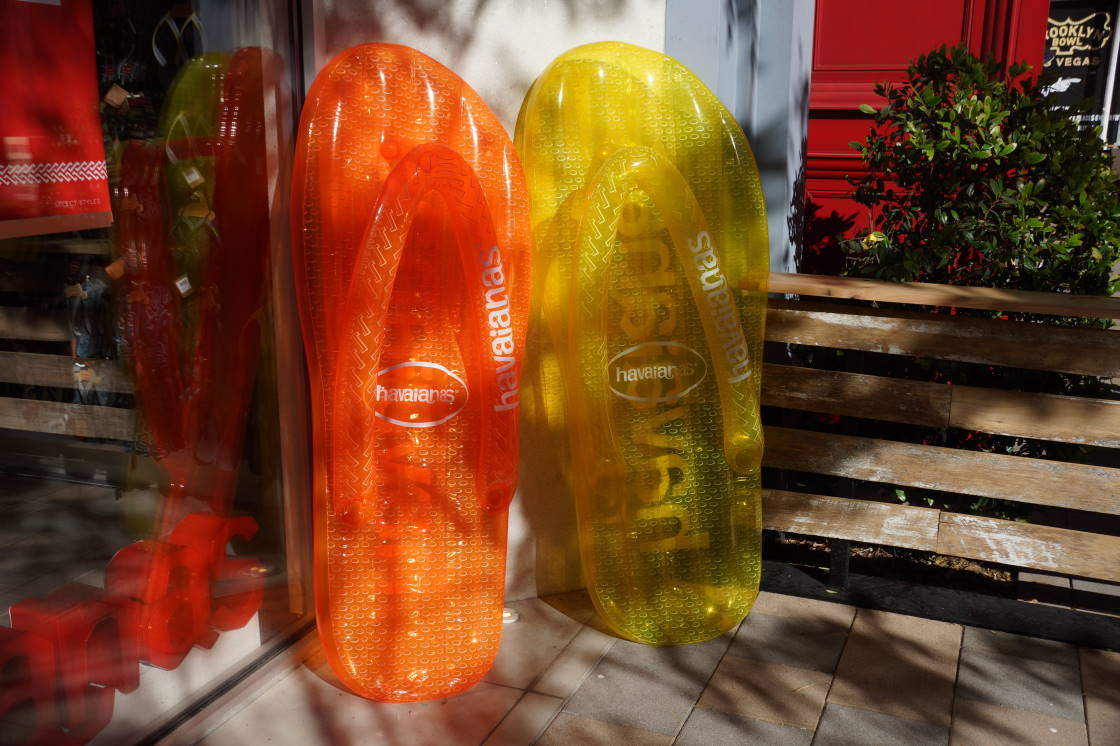 They only had right feets. We really wanted a right and left for the ultimate amphibious look. If the lefts come in, we'll get two pair. Race you to the islands!