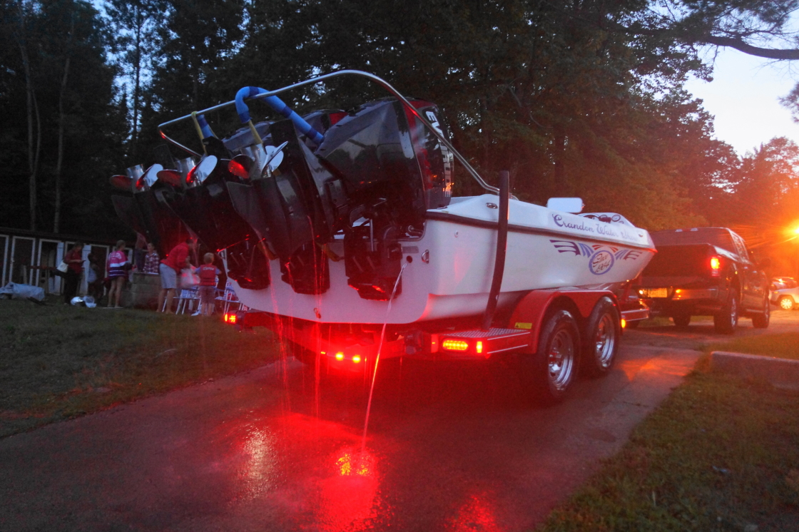 Ladies and gentlemen, the triple rig has left the lake.  Thank you and goodnight. The ski show announcer did not say these words, but we all thought them. We all know that Summer is coming to an end and Fall is looming. That's okay. Some of us may need a few months to convalesce (see "Slide Show of Pain")<br><br><br>-Nemo, Fastest Shutter Finger in the North.