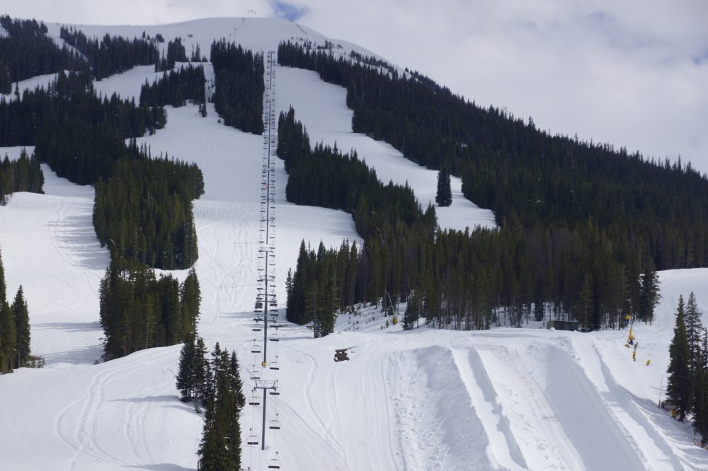 We headed up at the start of last week. It was noted that downhill skiing season is not over on the lumpier parts of the country.