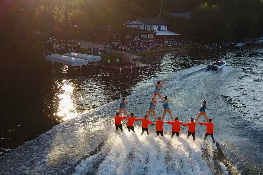 The ski show at Water's Edge continues to impress. When the acts are pulled off flawlessly it's great, but even the crashes are pretty cool.