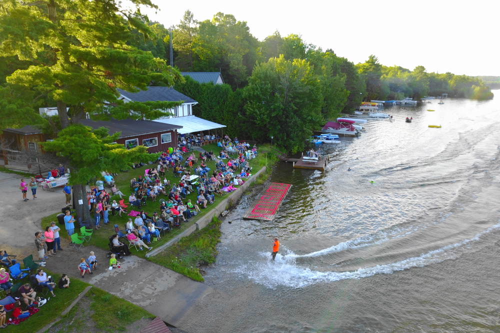The crowds that gather on Mondays and Wednesdays to watch the show seem down from their 4th of July week highs.