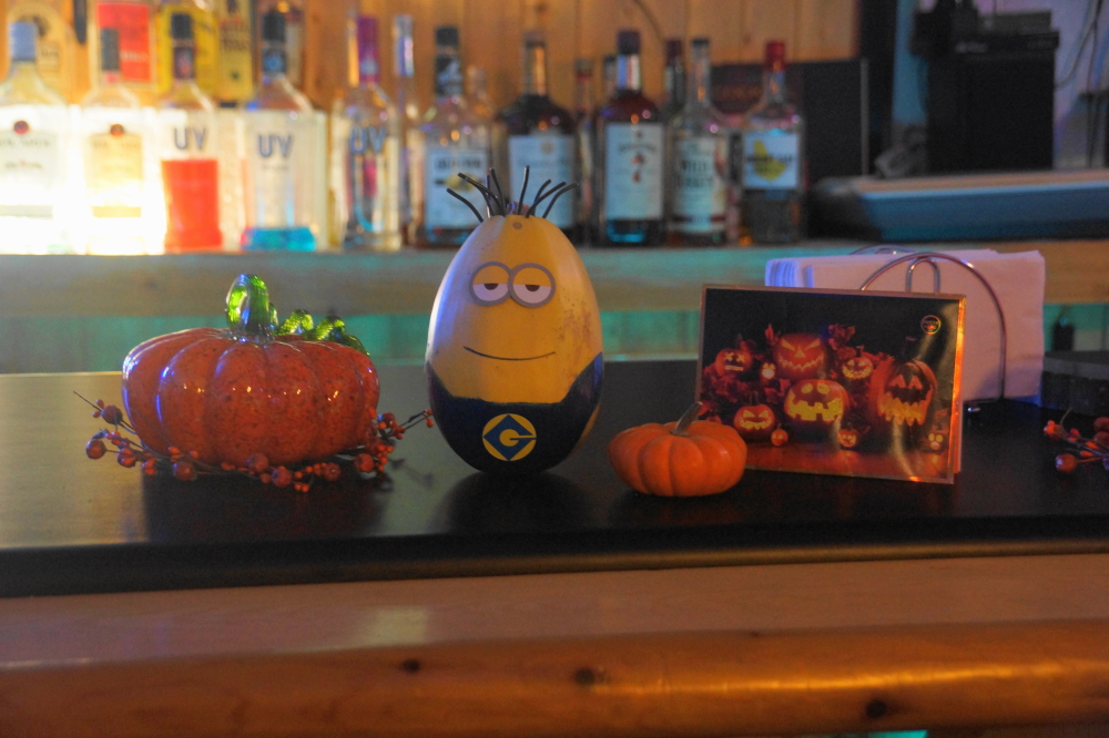 The pumpkin carving event at the bar on Saturday started off calmly and subdued. That changed.