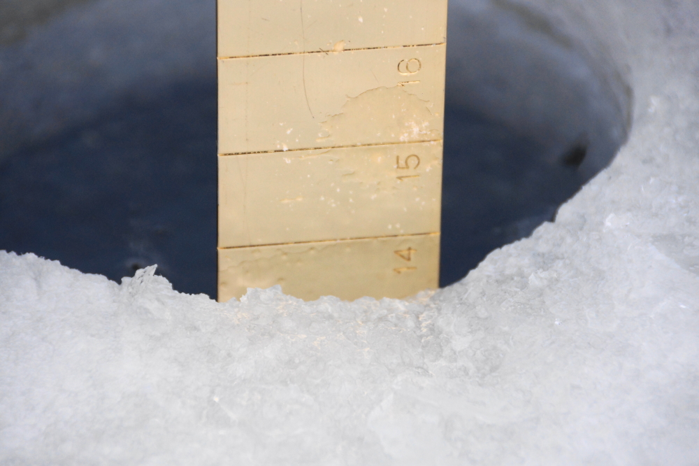 The cold has had a very positive effect on the lake ice. At 13.5 inches, it's on pace to approach 2 feet by the end of the month and a yard thick by March. No one skied.