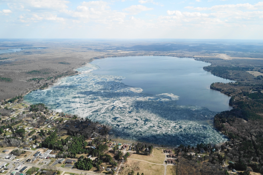 Over the hill to the West, Lake Metonga was also in the process of ridding itself of its ice.