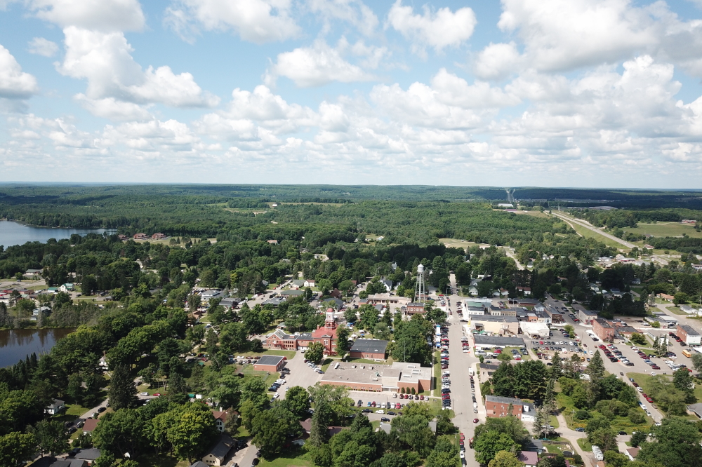 The people that picked Saturday, July 28th for Kentuck Day could not have done a better job. Warm and sunny was a wonderful addition to the annual festival.