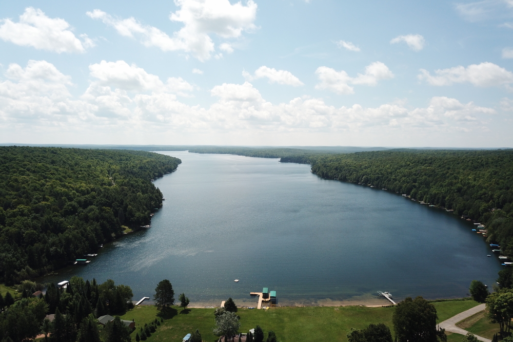 There was some rain last week, but mostly there was not. In addition to sunny, it's been gallons of hot with just a pinch of cool after sunset. It was the kind of weather that turns professional desk drivers into amateur skiers and weekend visitors into year 'round residents.