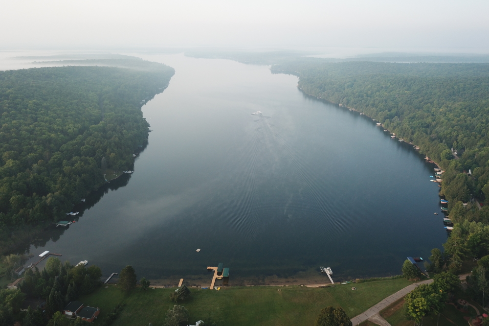 The lake temperature rose to 80°F for the first time this year and the water level is falling. It has dropped to 21.25 inches above the nail. We expect that trend to continue if the rain insists on not falling. With the lake still very high, the declining level should not be a problem any time soon.<br><br><br>-Nemo's diving down, diving deep.