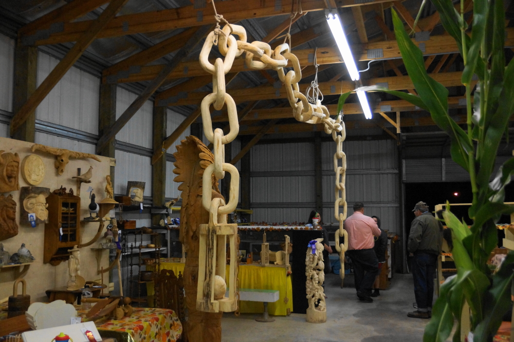 There were also some non-vegetable items on display. Our favorite was the giant carved chain that hung impressively from the rafters.