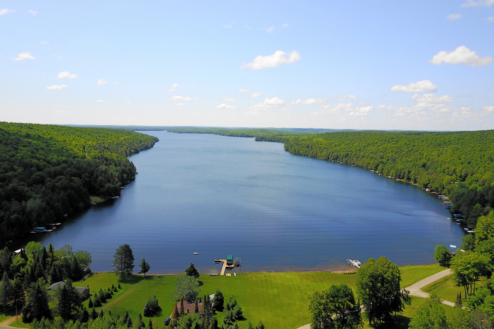 There was plenty of sun and blue last week. There was also a few noteworthy storms. Ultimately, by the end of the week,  the sunscreenless were burned and the lake level remained high.