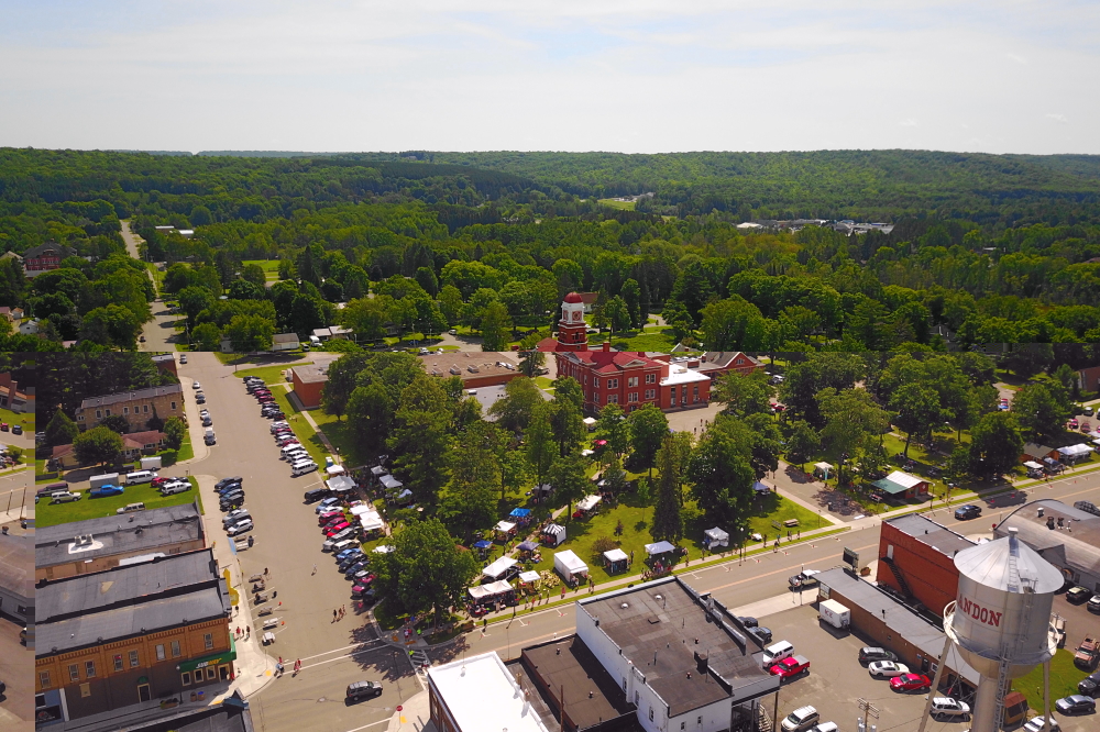 On Saturday, the annual Kentuck Day was held in the courthouse square.