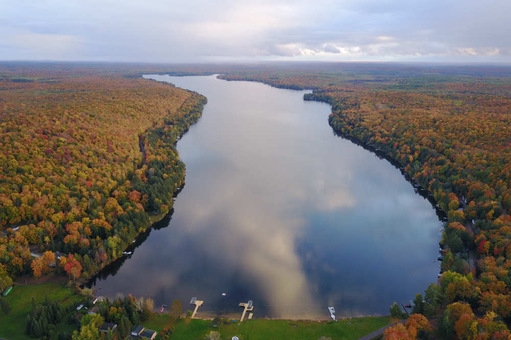 Last week, the final vestiges of Summer were nipped by morning frosts and below 50°F highs. It was time to consider pulling the ski boat. It was time to plan on getting the boat lift out of the lake. It was time to put on a hat.