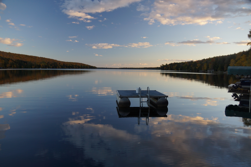 Some mark the end of Summer when team Jennis flees to Florida, others at Labor Day, and still others at the equinox. We tend to feel Summer ends when the ski boat is hauled from the lake and tucked back into the garage.  It's a given that speculating about the start of Winter is considered rude in most circles. On the other hand, guessing the date that the ice will cover Lake Lucerne is polite and, in some cases, profitable.  With some predicting the first snow coming Wednesday morning, we'll try to get the code monkeys at the knottlane marketing werkes to get the 13th Annual Lake Lucerne Ice-In contest up next week. We can't promise for sure, those coffee and banana daiquiri fueled beasts can be a surly bunch, but we'll try.<br><br>-Nemo regrets not skiing, but welcomes not shivering.