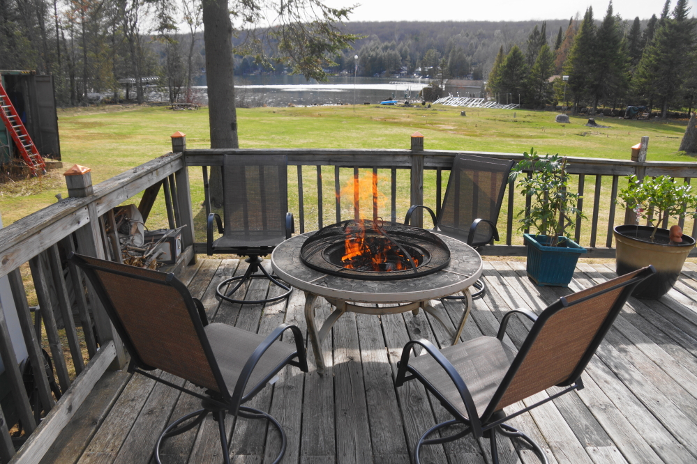 Decks also began to take on a Summery tone.