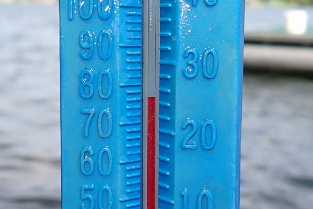 For whatever reason, the lake disturbingly lost 1°F on the weekend.