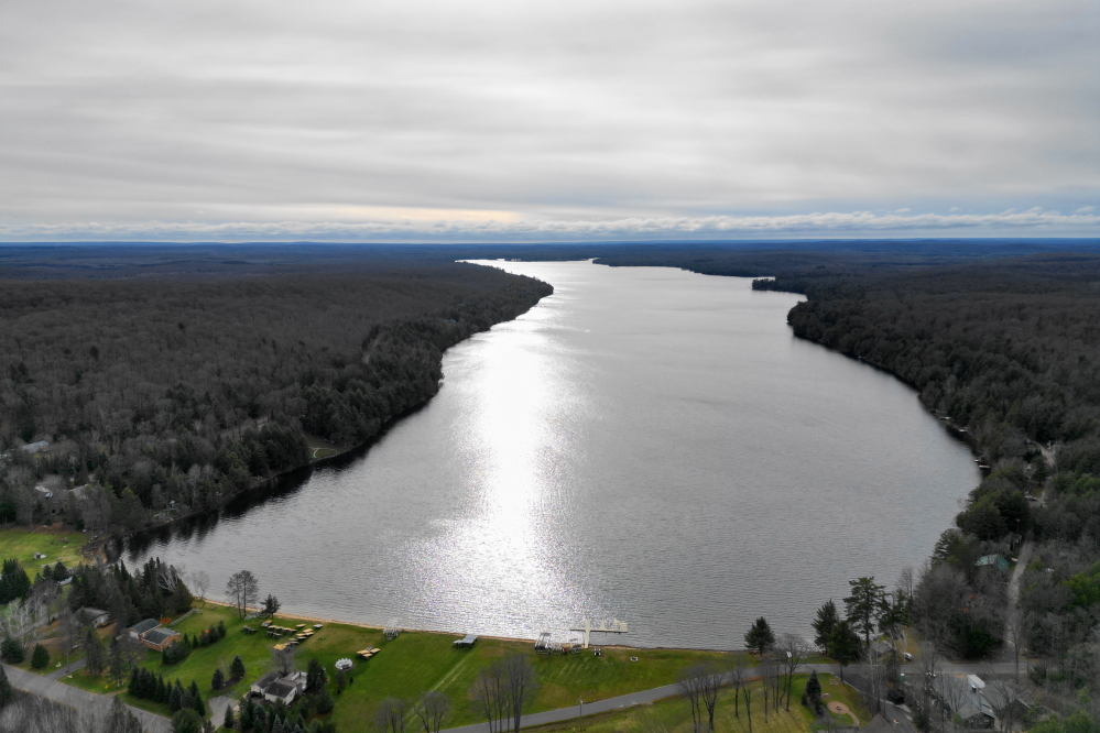 Last week was bookended with clouds and cold. The difference being the cold at the start of the week slipped above freezing for the high. The weekend, not so much. The sliver of mostly cloudless light we got midweek was nice.