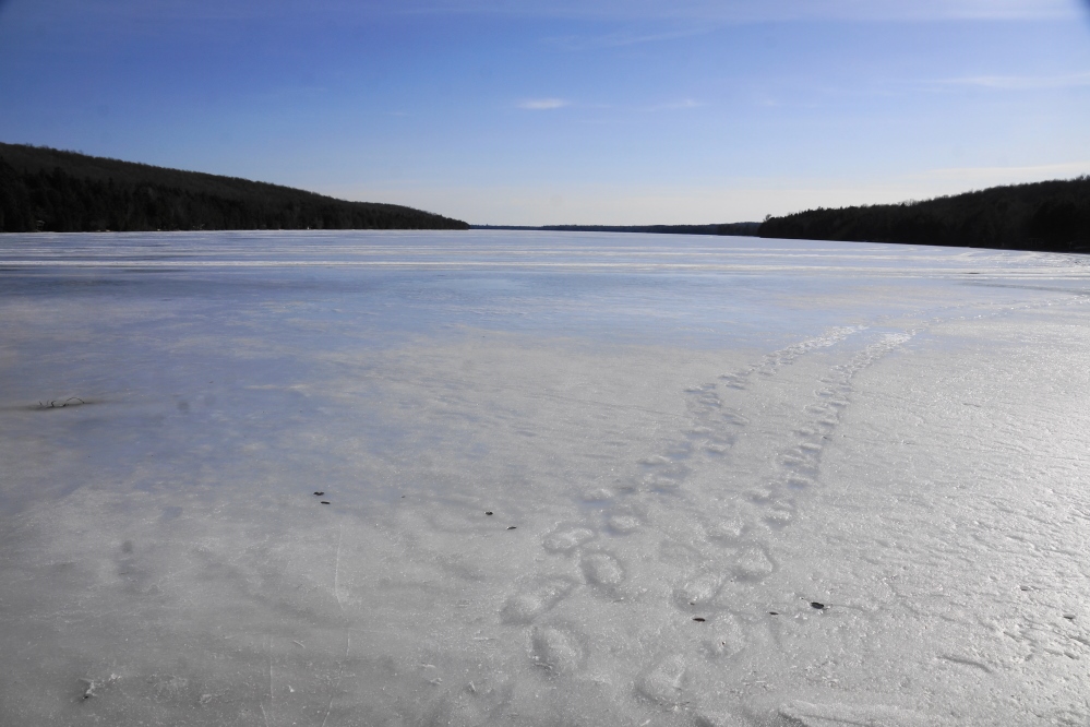 Last week was the mirror image of the week before. It started off warmer than normal. Around mid week, temperatures dropped. The -4°F low on Friday morning was particularly unwelcome. During the weekend, the area recovered and then some, back into the 50s°F. 