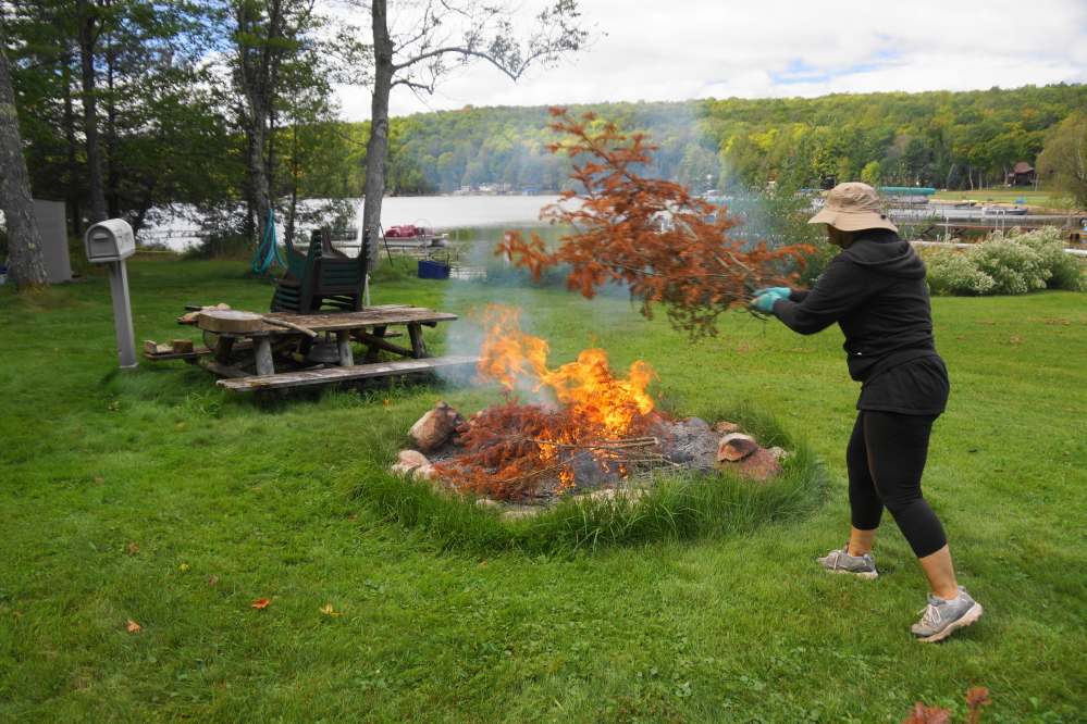 There was a bit of rain, about a quarter of an inch, during the week. With the fire danger low, we took care of a dead pine that had recently browned up the corner of Lake Lucerne Drive and Potawatomi Trail.