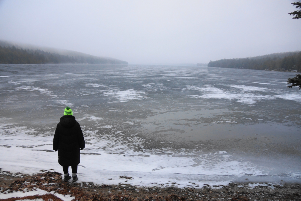 The warm up took all the snow from the top of the lake. 