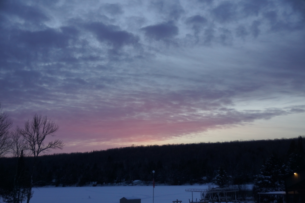 Sunsets last week were, for the most part, missable. It either cleared up and we'd get no color or it would cloud up so fast you'd get a touch of color and shortly afterward the dull gray of thick clouds. We preferred the dull gray ones. They were not paired with the following single digit mornings.