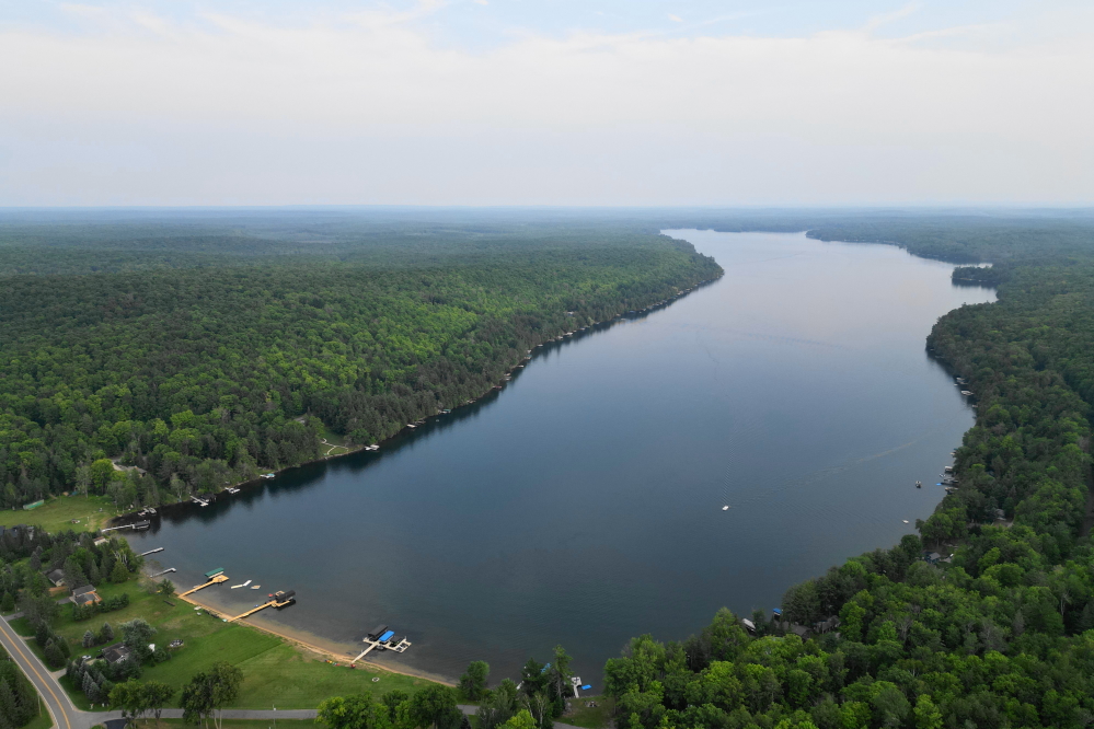 The air temperature, lake temperature, and mood of last week could be best described as pleasant.  Highs touched the 80s°F on several days. The lake temperaure was well into the 70s°F. There was enough pizza and beer to keep the men happy and satiated. All is good north of Hwy 64 except we could really use more rain.