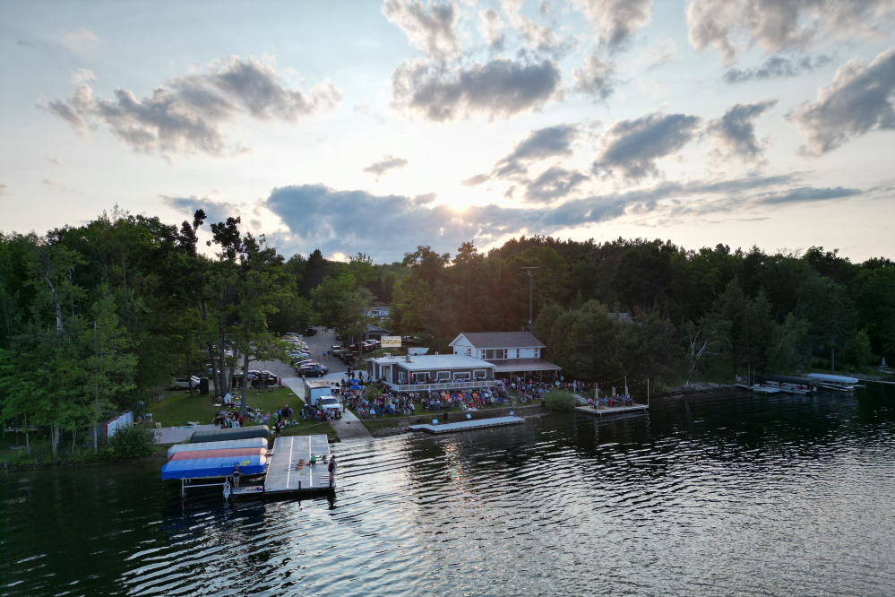 Wednesday's ski show had a clear-ish sky, a good crowd, and an increasingly early sunset.